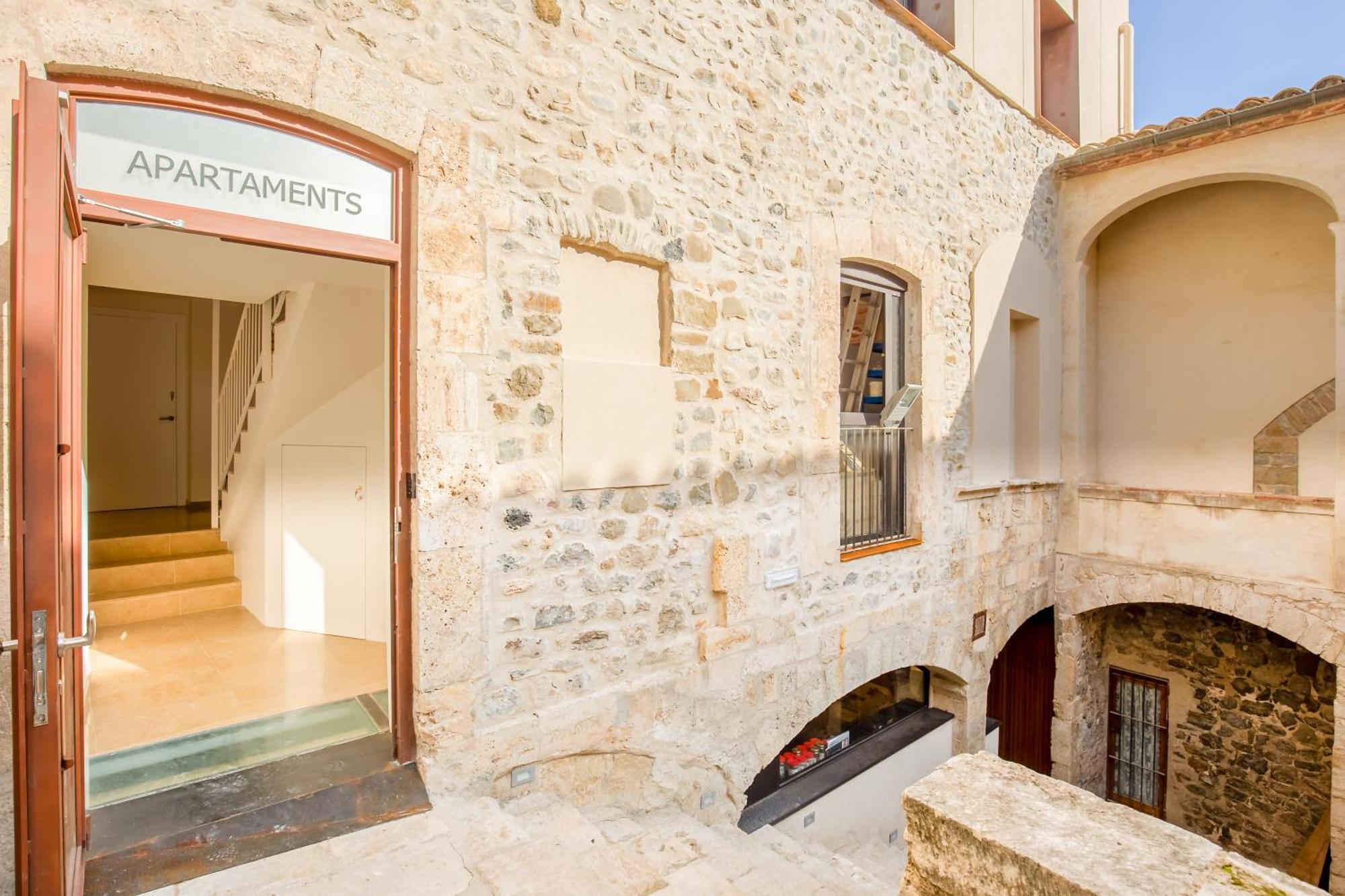Can Cintet 1 Apartamento En La Plaza De Besalú Kültér fotó