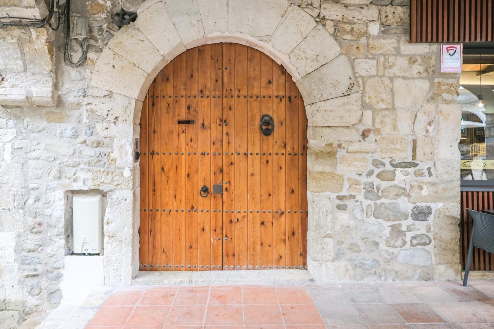 Can Cintet 1 Apartamento En La Plaza De Besalú Kültér fotó