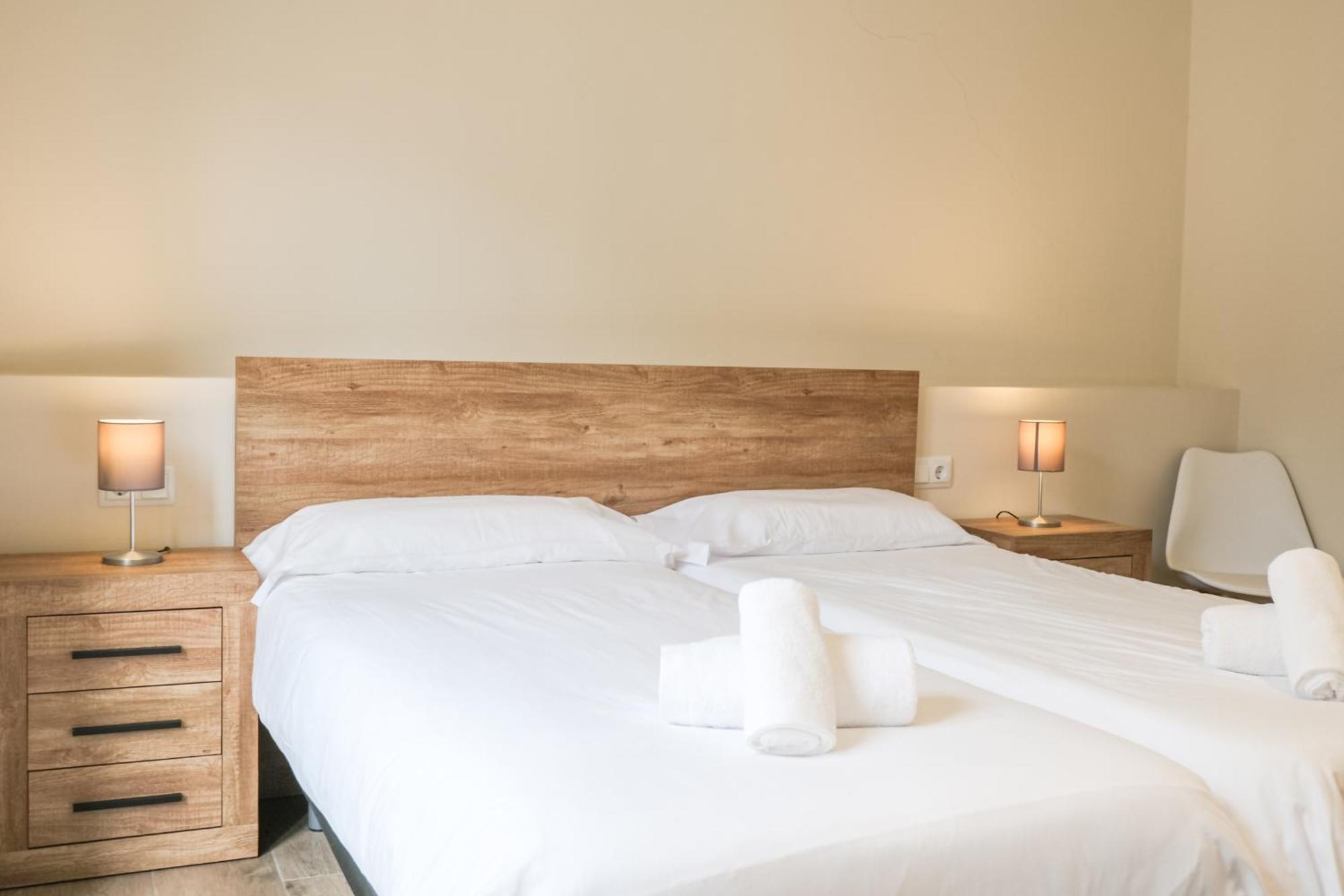 Can Cintet 1 Apartamento En La Plaza De Besalú Kültér fotó