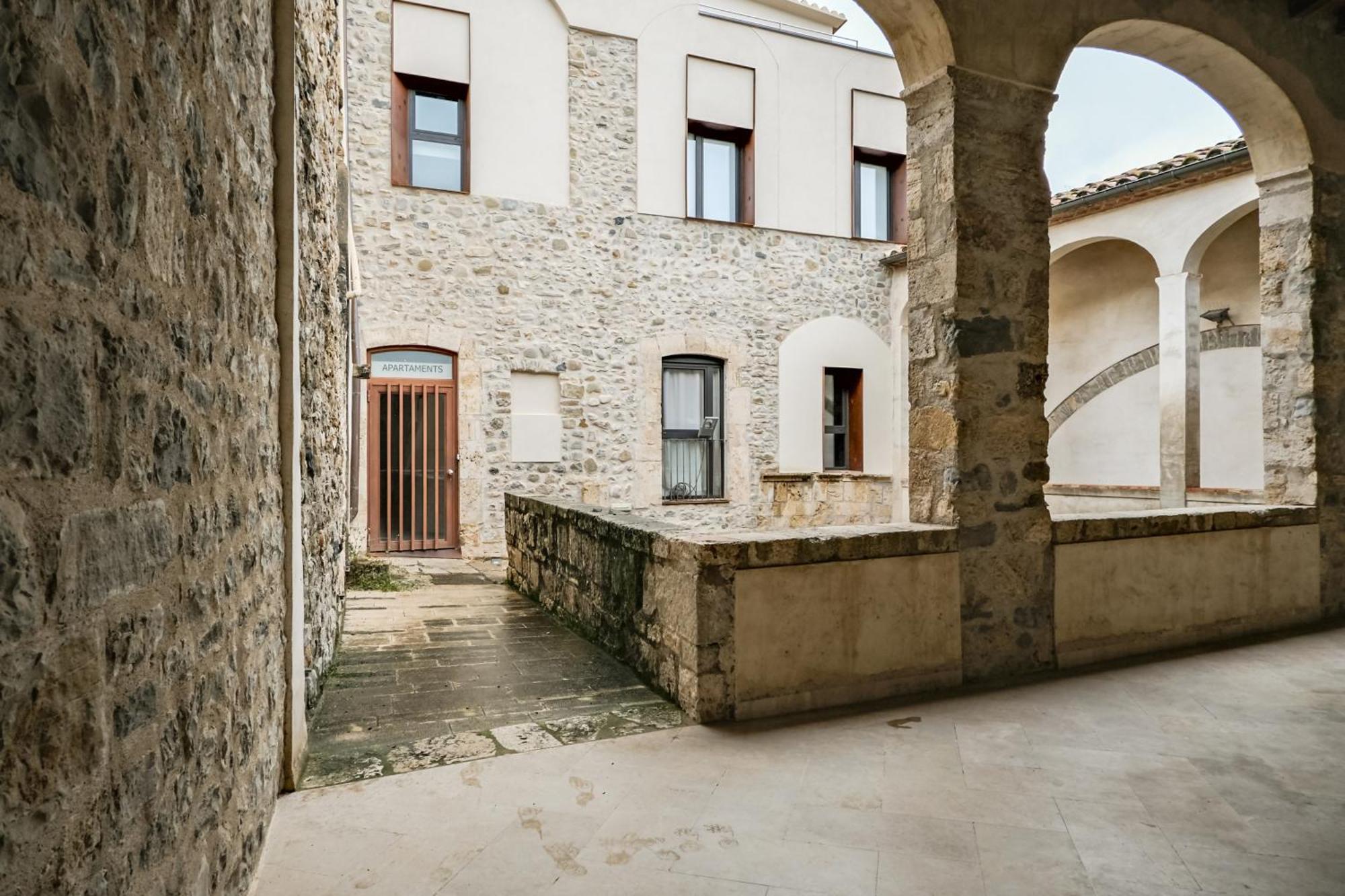 Can Cintet 1 Apartamento En La Plaza De Besalú Kültér fotó